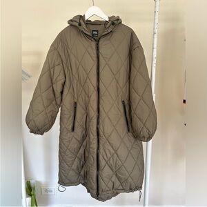 Zara Green Puffer Jacket for Casual Wear